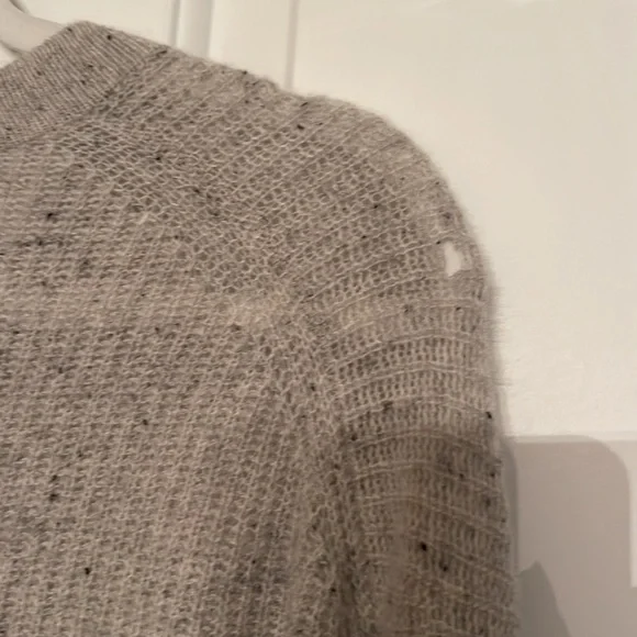 Line Sweater - Picture 6 of 7